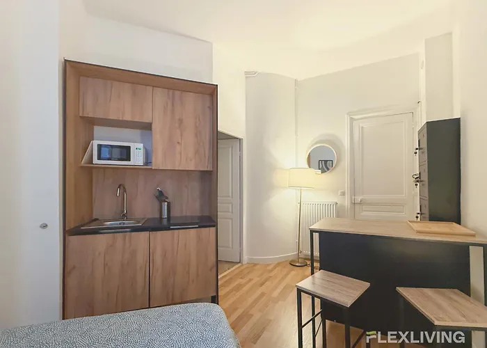 Design - Between Montmartre & Opera Garnier *