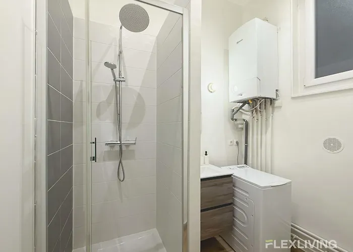 Апартаменты Design - Between Montmartre & Opera Garnier *